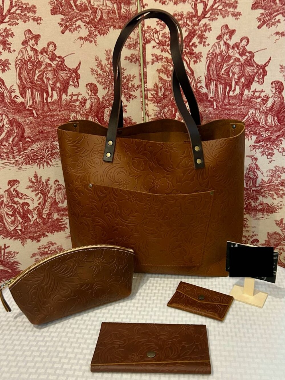 PLG OS Classic Meadow Premium Tote Bundle! - Picture 2 of 16